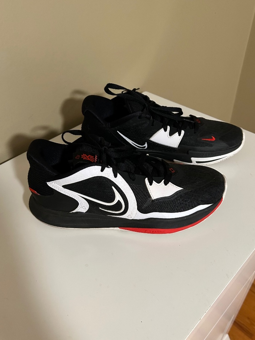 NIKE KYRIE IRVING